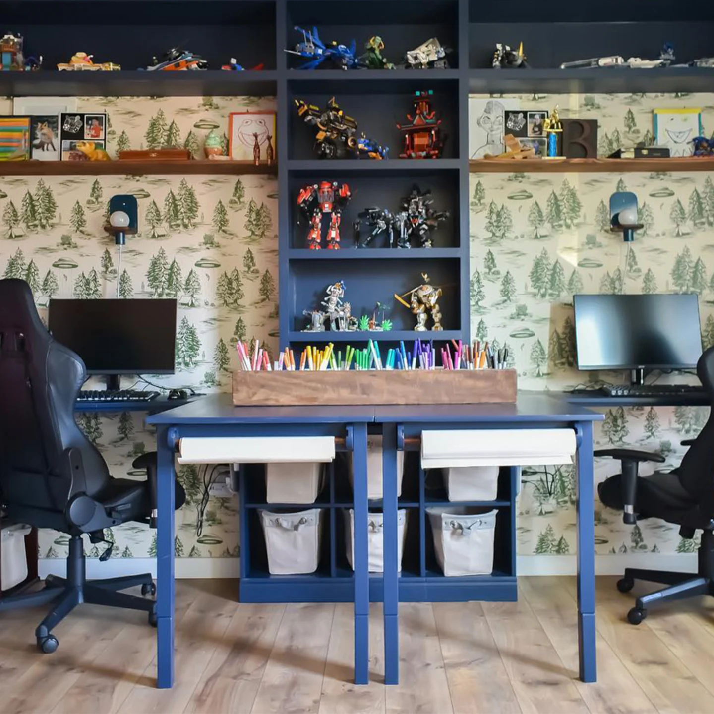 Alien toile wallpaper in double desk home office.