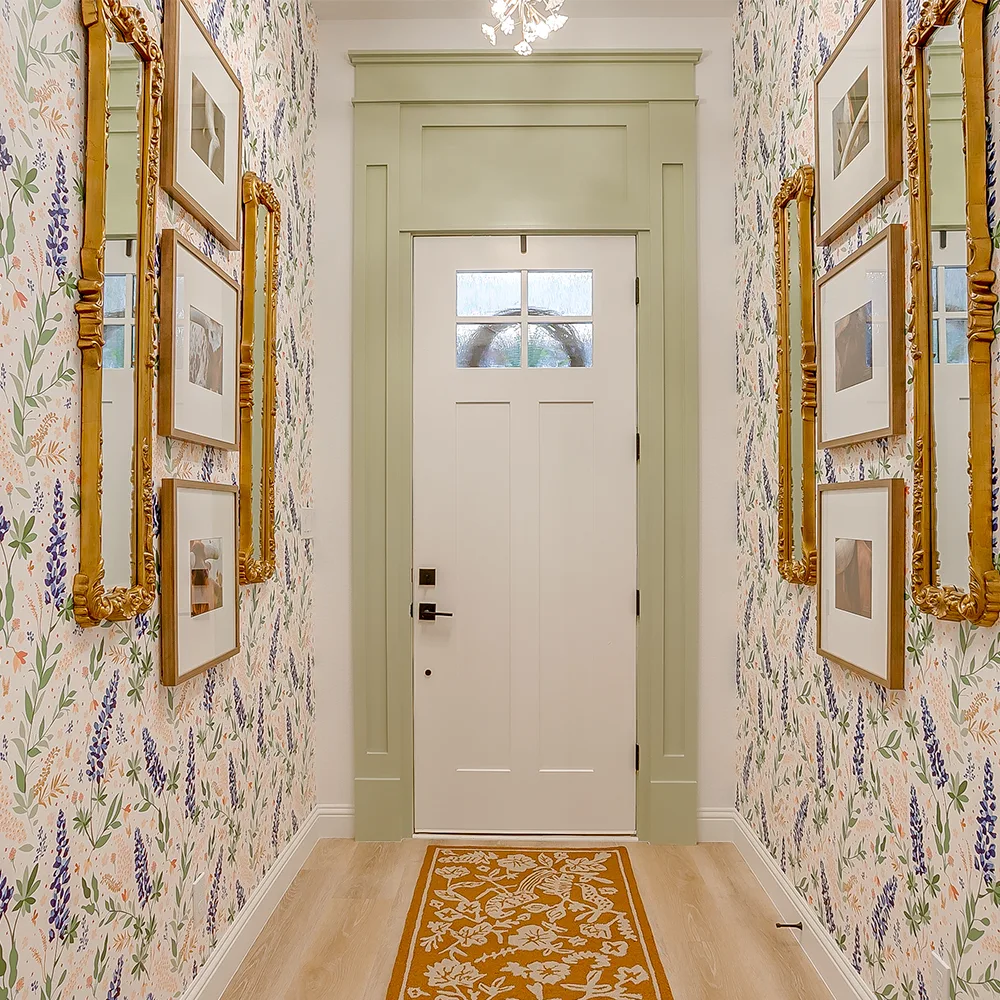 Entryway with Eloise Pearl wallpaper by Spoonflower artist leahnicoledesigns.
